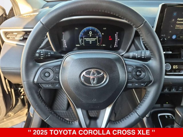 Used 2025 Toyota Corolla Cross XLE AWD/4WD image 17