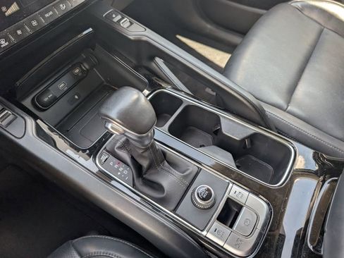 Used 2022 Kia Telluride S FWD image 24