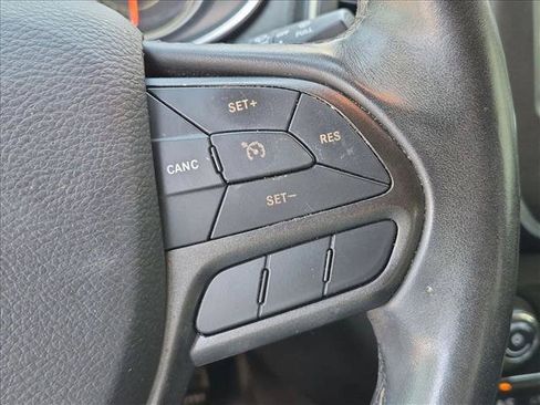 Used 2019 Jeep Cherokee Trailhawk w/ Comfort/Convenience Group AWD/4WD image 12