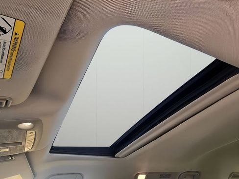 Used 2021 Nissan Armada SL w/ Captain's Chairs Package image 26