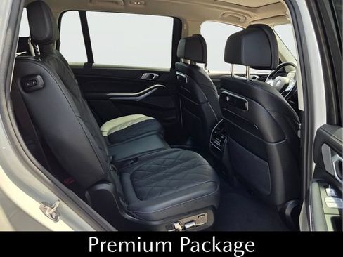 Used 2025 BMW X7 xDrive40i w/ Premium Package AWD/4WD image 17