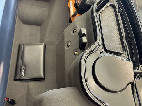Used 2005 Ford GT RWD image 71