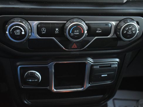 Used 2021 Jeep Wrangler Unlimited Sport image 26