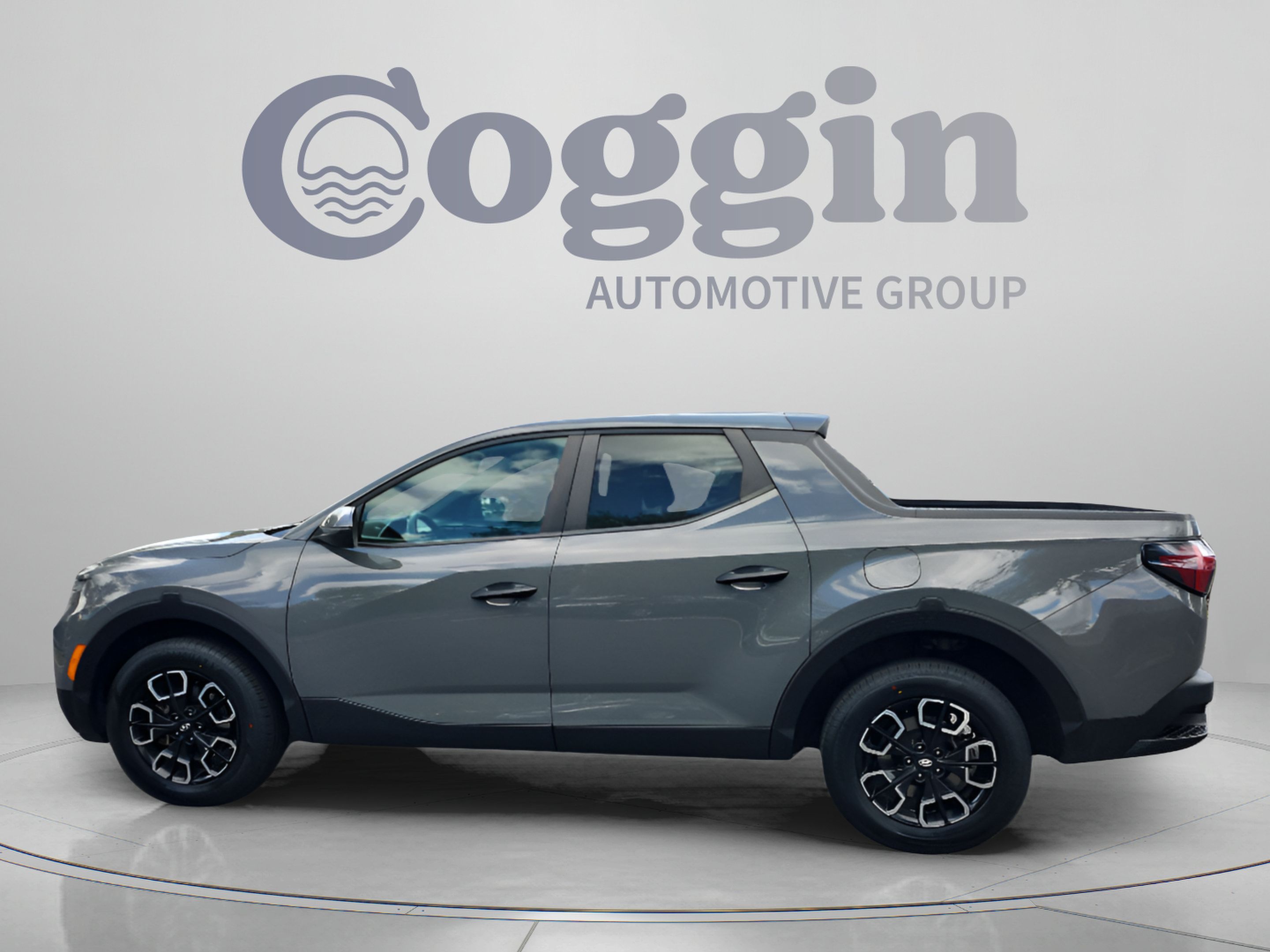 Used 2024 Hyundai Santa Cruz SEL FWD image 2