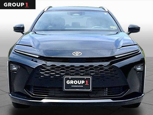 Certified 2025 Toyota Crown Signia AWD/4WD image 4