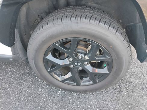 Used 2021 Toyota RAV4 XLE image 11