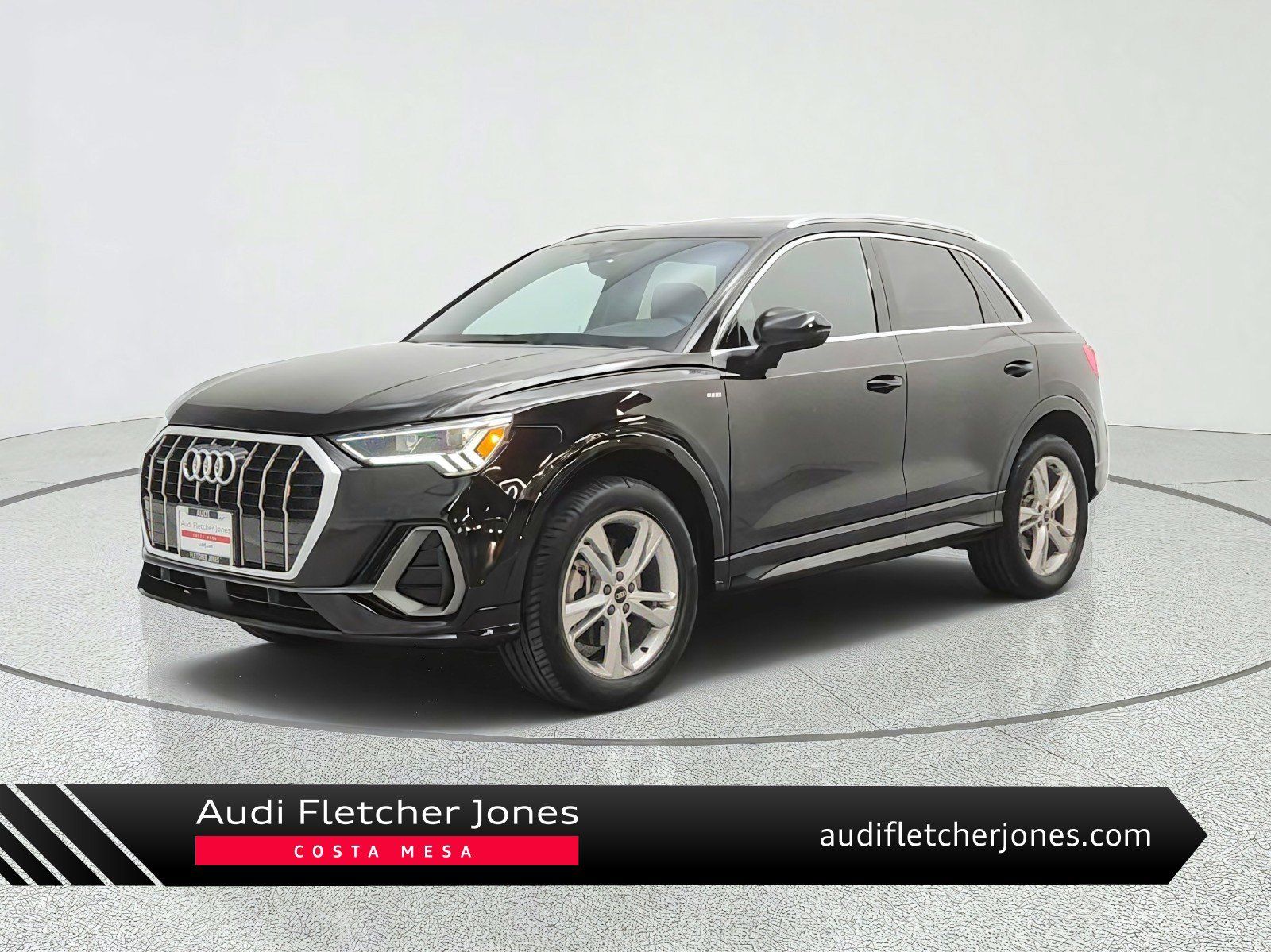 Used 2023 Audi Q3 2.0T Premium w/ Convenience Package AWD/4WD image 1