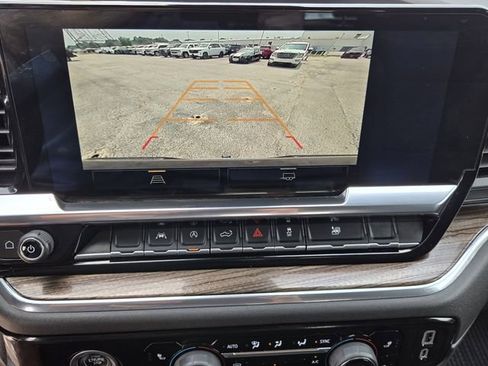 Used 2023 Chevrolet Silverado 1500 LT AWD/4WD image 17
