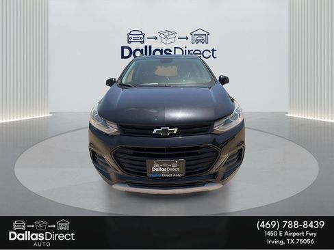 Used 2019 Chevrolet Trax LT w/ Redline Edition FWD image 3