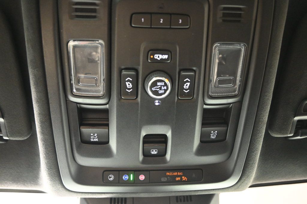 Used 2024 Cadillac Escalade Sport Platinum w/ LPO, ONYX Package AWD/4WD image 39
