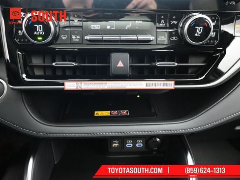 New 2026 Toyota Highlander Platinum image 21