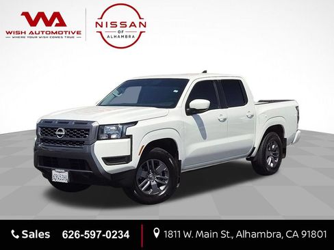 Certified 2025 Nissan Frontier SV RWD image 1