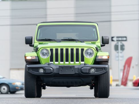 Used 2020 Jeep Wrangler Unlimited Sahara AWD/4WD image 31