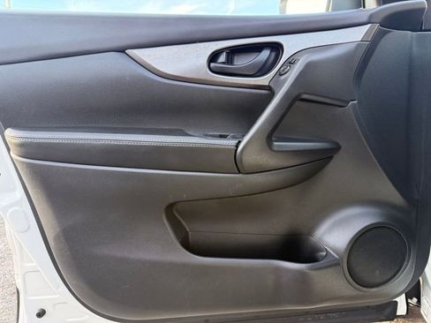 Used 2020 Nissan Rogue Sport S FWD image 13