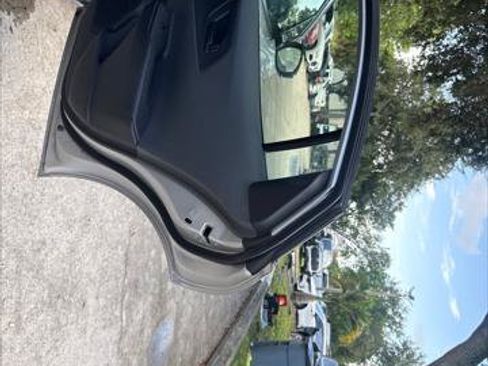 Used 2025 Toyota Prius LE FWD image 19