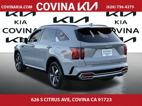 Used 2022 Kia Sorento EX w/ Panoramic Sunroof Package image 6