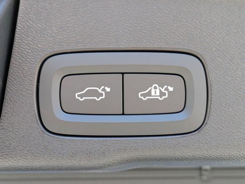 New 2026 Volvo XC60 B5 Ultra w/ Protection Package Premier image 16