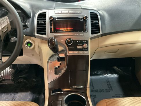 Used 2010 Toyota Venza Base image 11