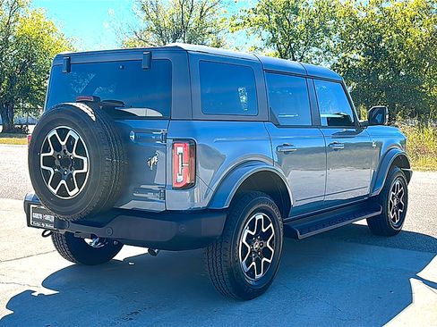 Used 2025 Ford Bronco Outer Banks AWD/4WD image 8