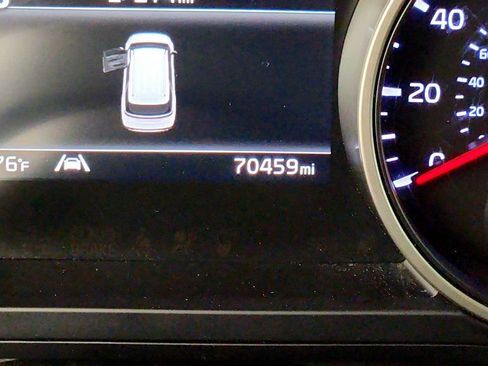 Used 2024 Kia Carnival LX FWD image 15