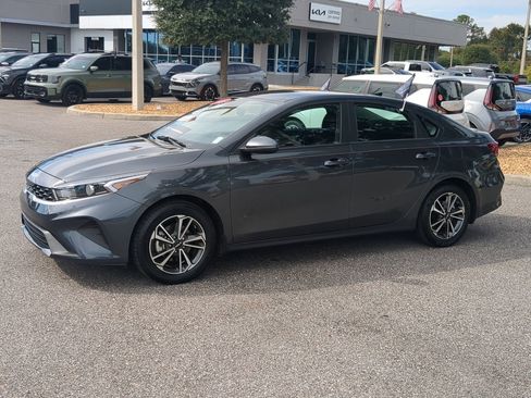 Used 2023 Kia Forte LXS w/ LXS Technology Package image 8