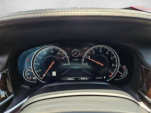 Used 2018 BMW 740i RWD image 11