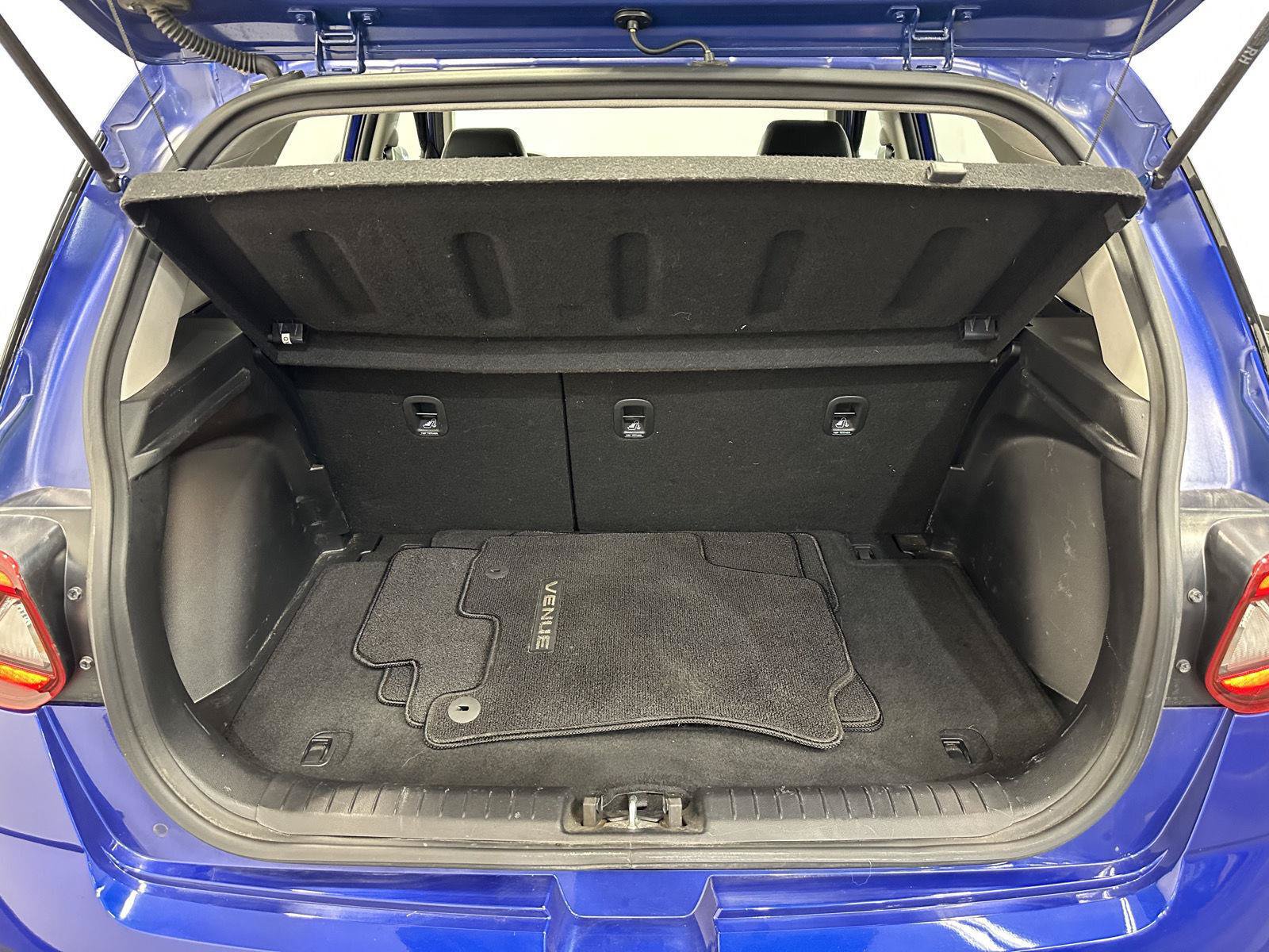 Used 2022 Hyundai Venue Limited FWD image 27