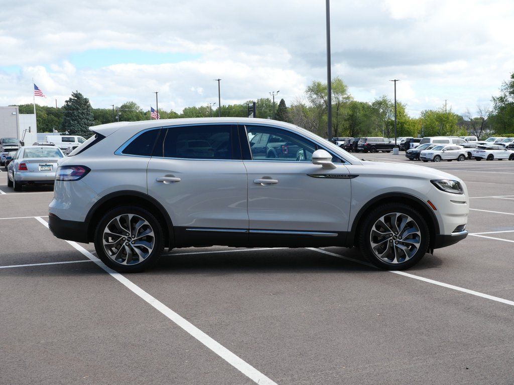 Used 2021 Lincoln Nautilus Reserve AWD/4WD image 4
