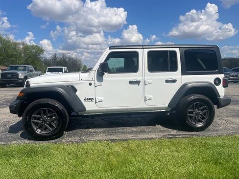 Used 2024 Jeep Wrangler Unlimited Sport AWD/4WD image 9