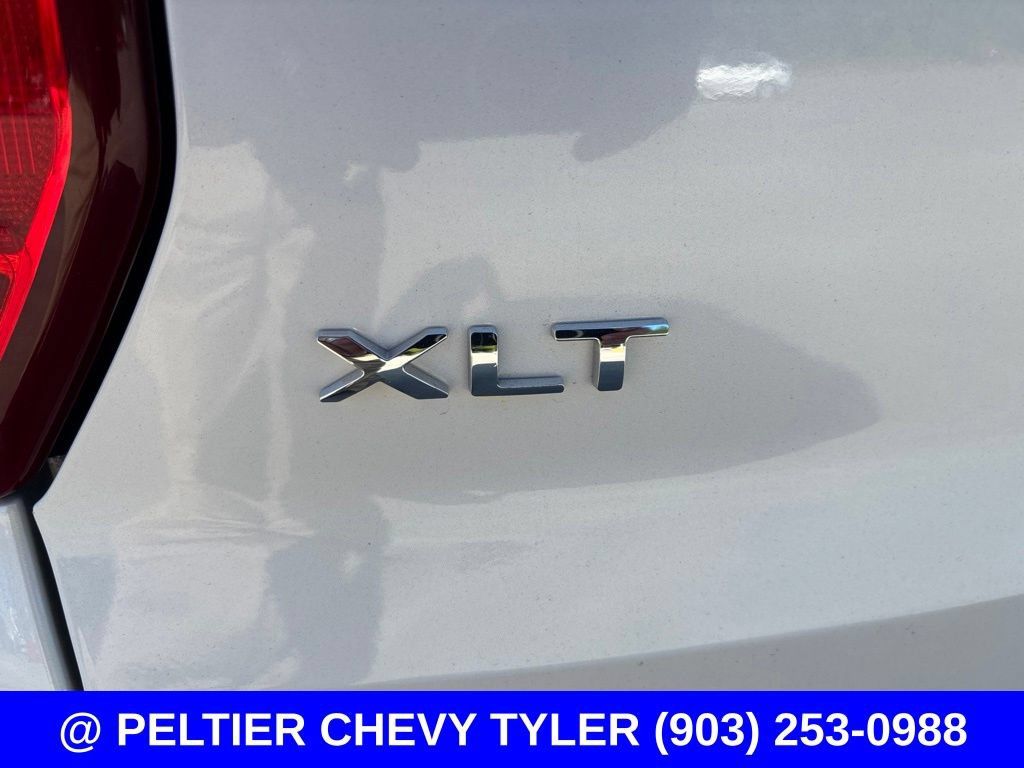 Used 2018 Ford Explorer XLT w/ Equipment Group 202A FWD image 10
