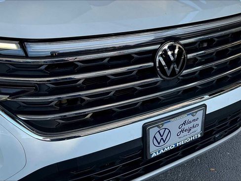 Certified 2024 Volkswagen Atlas SE image 62