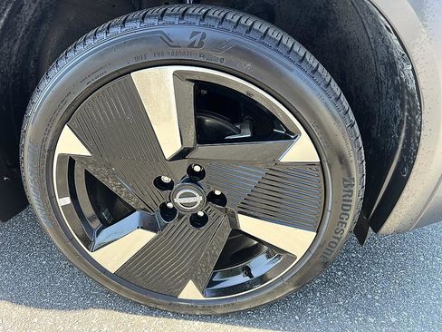Certified 2025 Nissan Kicks SR w/ SR Premium Package AWD/4WD image 12