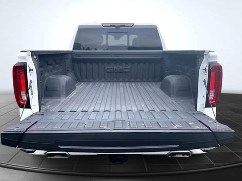 Used 2025 GMC Sierra 1500 AT4 w/ Technology Package image 19
