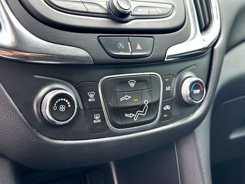 Used 2023 Chevrolet Equinox LT FWD image 22