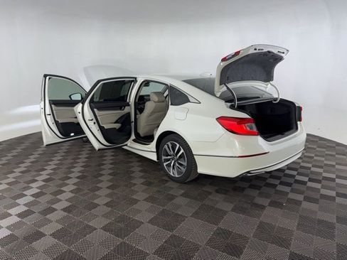 Used 2018 Honda Accord Touring image 18