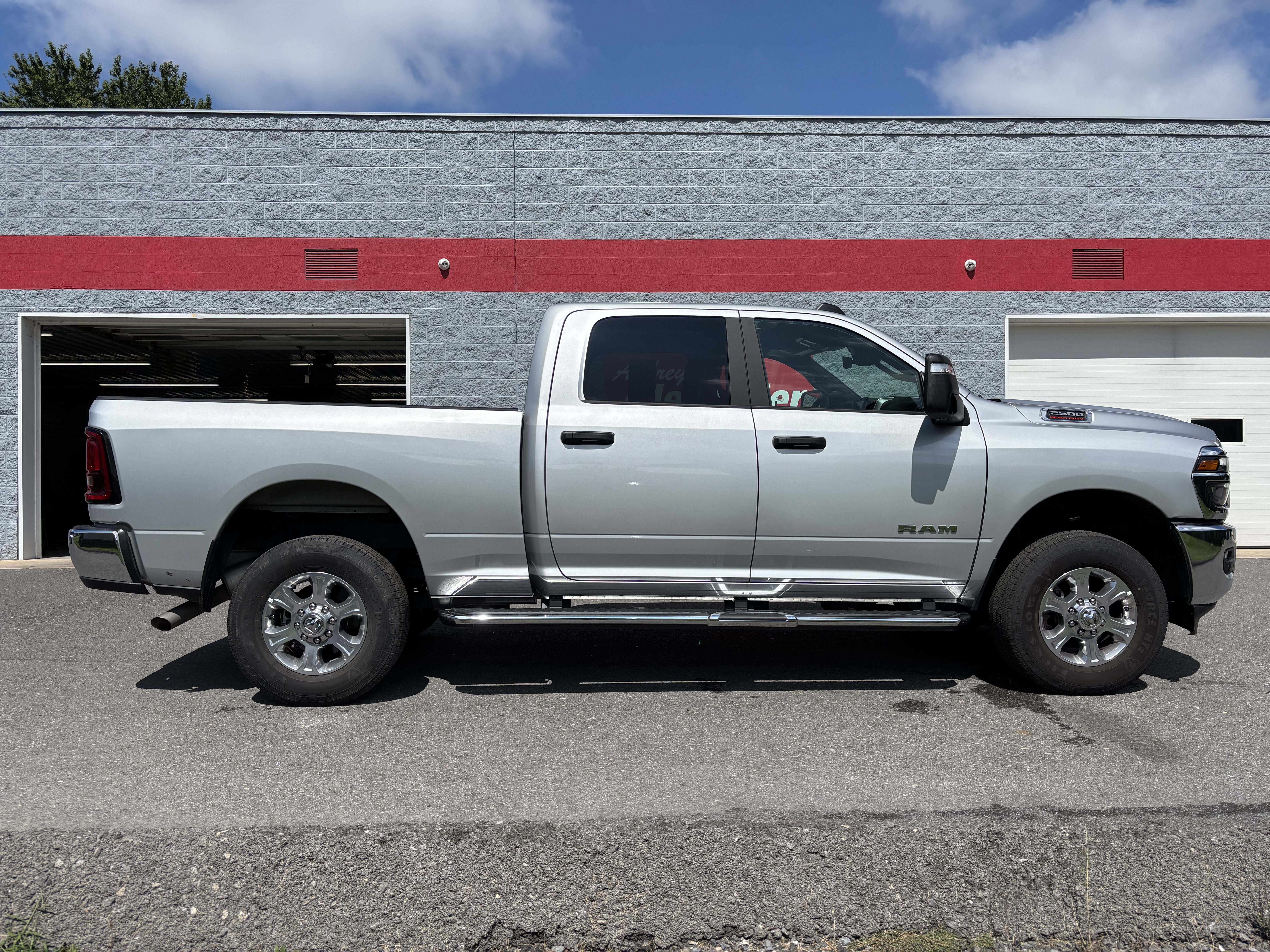 Used 2026 RAM 2500 Big Horn AWD/4WD image 2