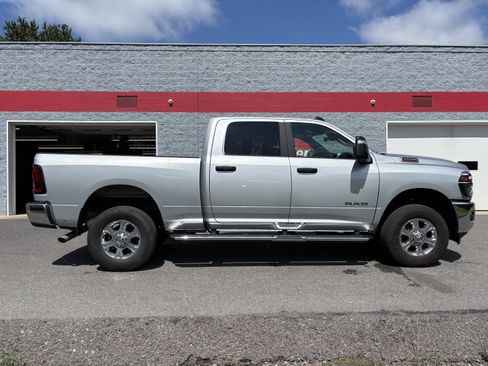 Used 2026 RAM 2500 Big Horn AWD/4WD image 2
