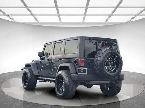 Used 2017 Jeep Wrangler Unlimited Rubicon image 7