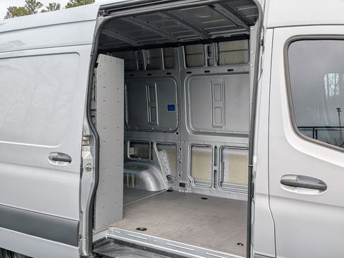 Used 2023 Mercedes-Benz Sprinter 2500 image 32