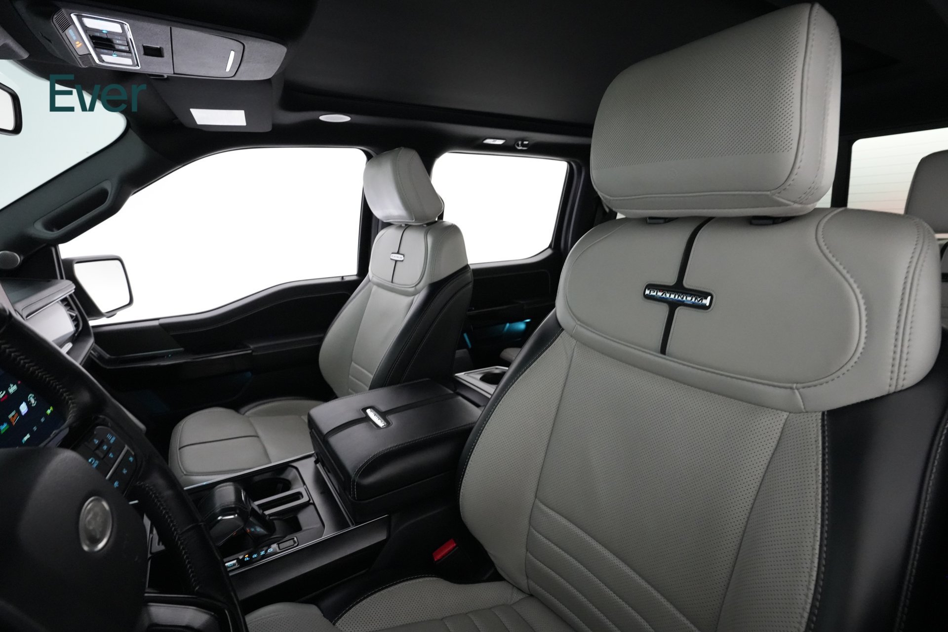 Used 2023 Ford F150 Lightning Platinum AWD/4WD image 4