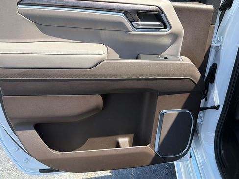 New 2026 Chevrolet Silverado 1500 LTZ w/ LTZ Premium Package AWD/4WD image 18