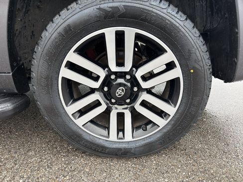 Used 2023 Toyota 4Runner Limited image 18
