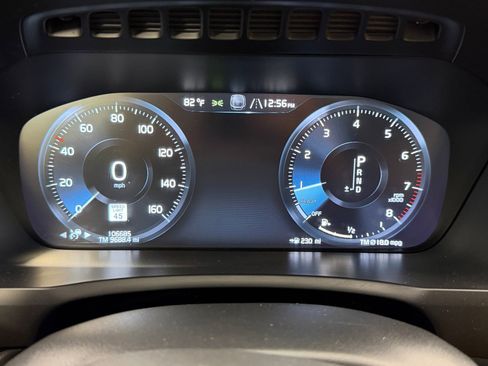 Used 2018 Volvo XC90 T6 Momentum w/ Convenience Package image 29