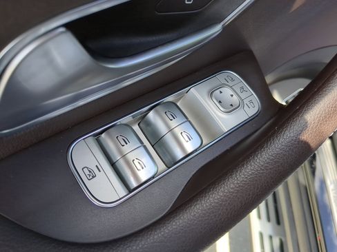 Used 2023 Mercedes-Benz GLS 450 4MATIC image 18