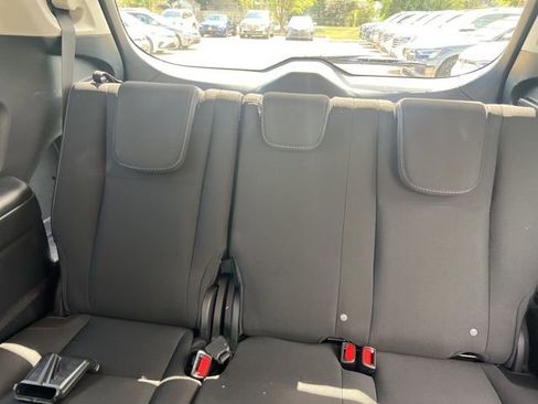 Used 2024 Subaru Ascent Premium w/ Convenience Package image 9