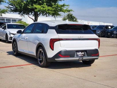 New 2026 Kia K4 EX