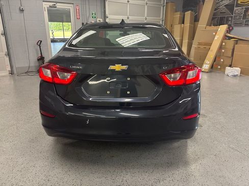 Used 2017 Chevrolet Cruze LT w/ Convenience Package FWD image 6