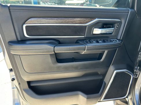 Used 2020 RAM 2500 Laramie image 7