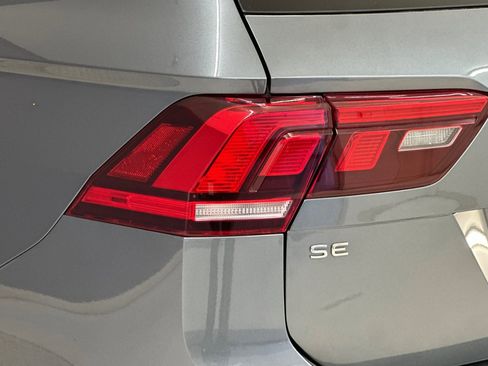 Used 2024 Volkswagen Tiguan SE R-Line FWD image 12