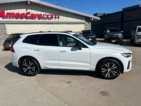 Used 2024 Volvo XC60 B5 Core AWD/4WD image 2